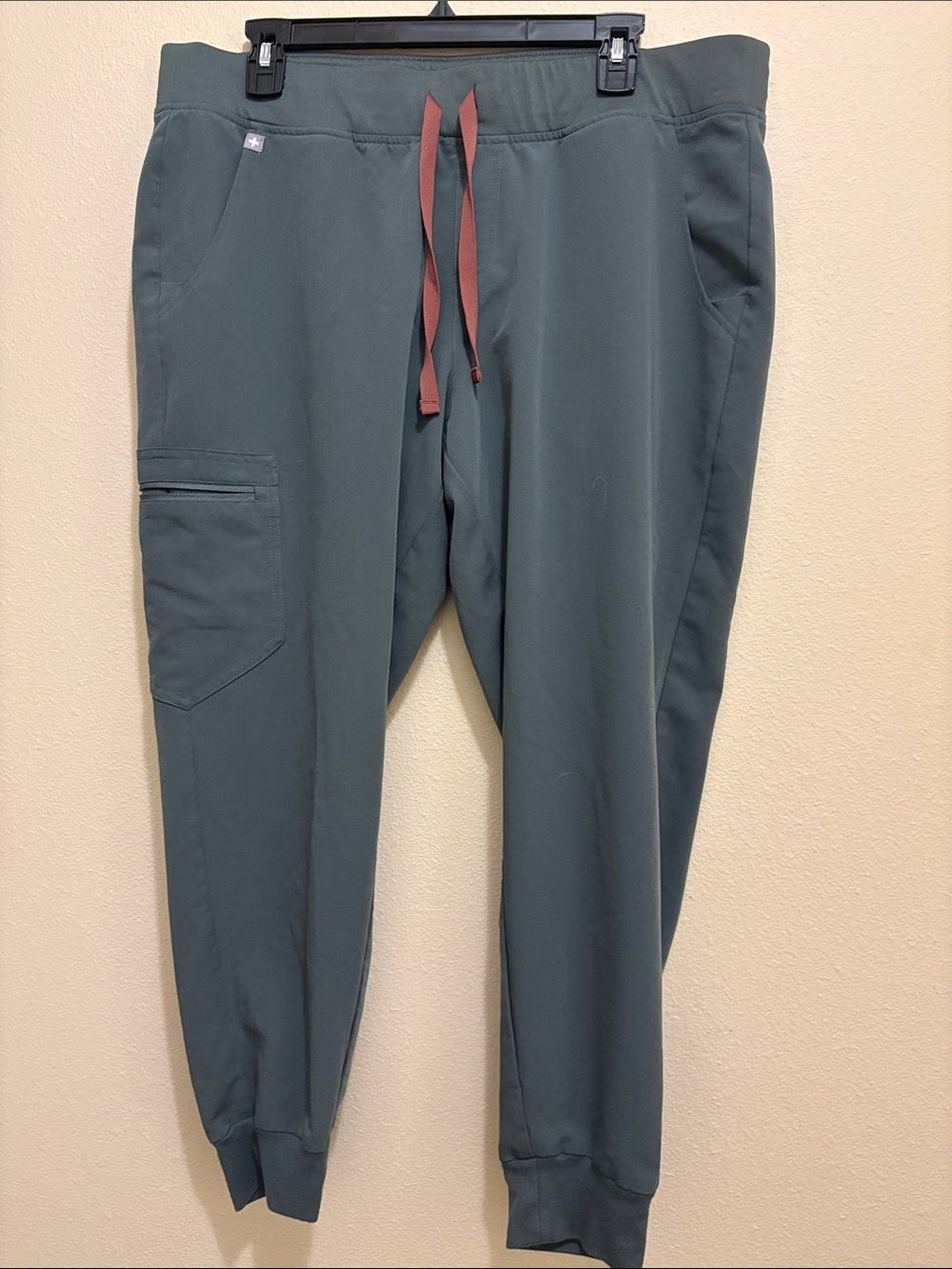 Figs Zamora in moss green in XL petite